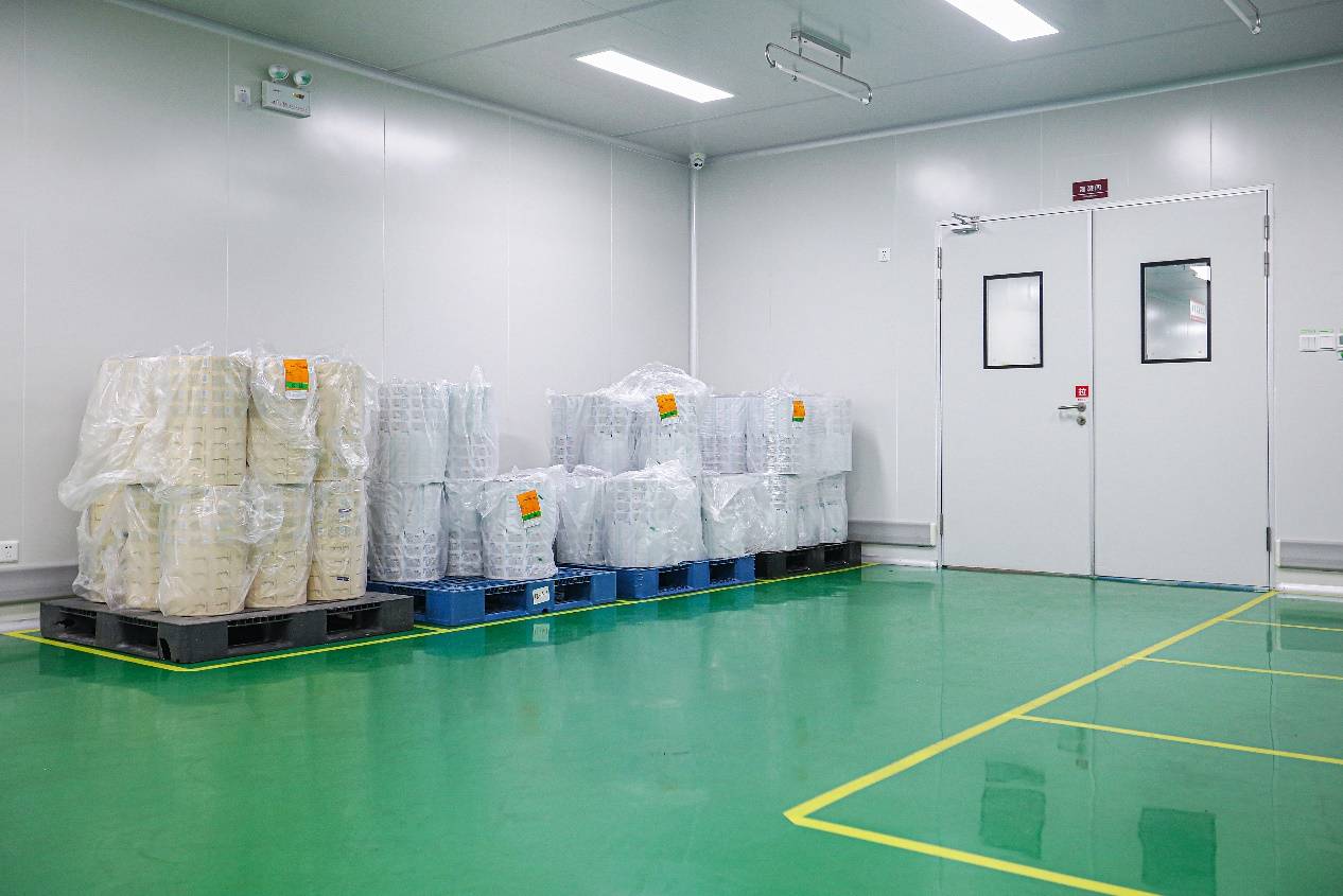 次拋與常規(guī)化妝品有何不同？探秘韻斐詩(shī)工廠，揭秘嬰兒用品的獨(dú)特之處