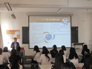 人文藝術(shù)學院2015級新生入學教育活動有序開展